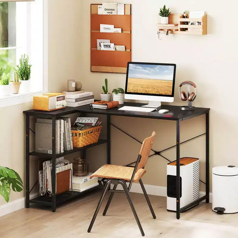 Scrivania angolare per computer con prese di corrente, ripiano regolabile, struttura in metallo resistente, marrone/bianco/nero