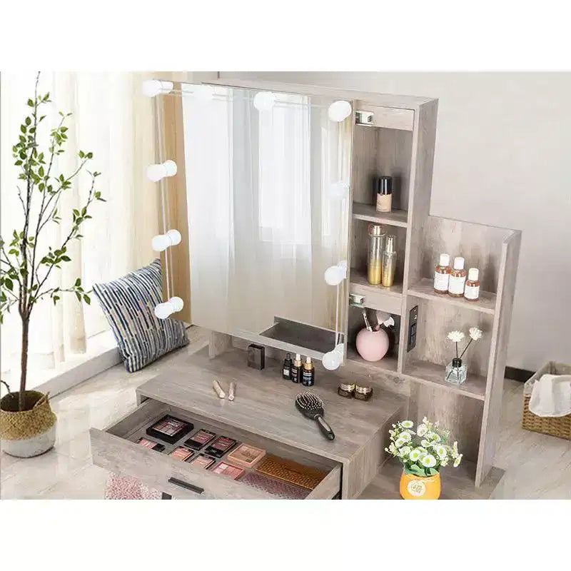 Set Toilette Composto da: Pannello di Truciolato Grigio con Impiallacciatura in Triamina, Gambe in Ferro, 2 Cassetti, 1 Anta, 2 Ripiani, Armadietto a Specchio, Lampadina Dimmerabile a Tre Colori, Spina Integrata