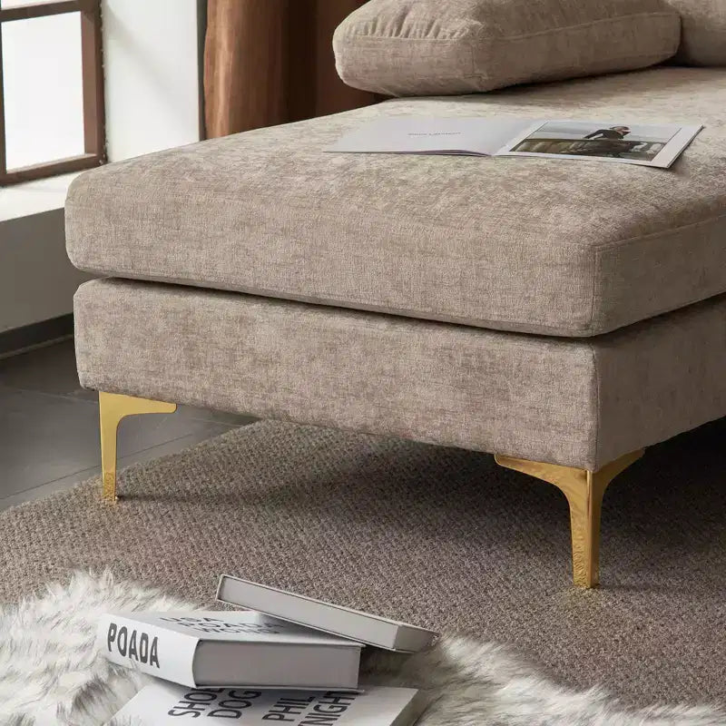 Sezionale a U a 3 posti in ciniglia beige con braccioli e piano imbottito da 110 pollici di larghezza