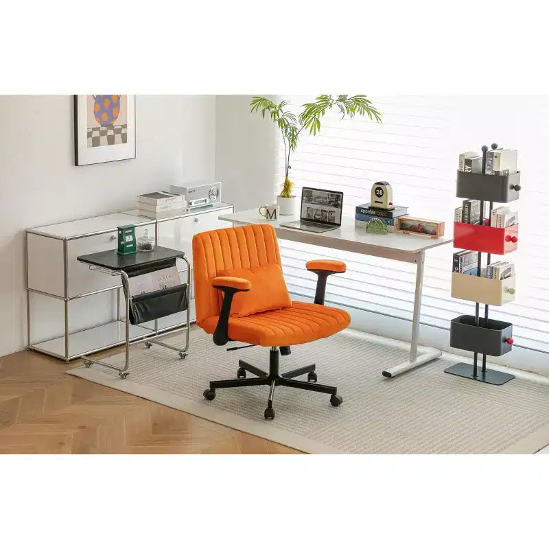 Sedia da ufficio moderna in velluto con schienale imbottito, sedia da scrivania con braccioli e schienale regolabili, sedia comoda per ufficio, studio