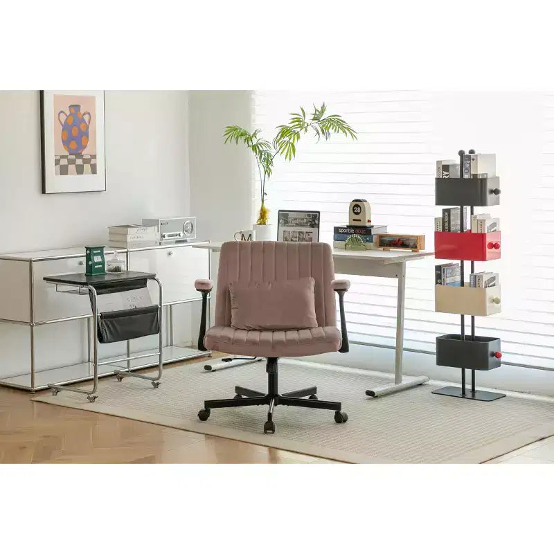 Sedia da ufficio moderna in velluto con schienale imbottito, sedia da scrivania con braccioli e schienale regolabili, sedia comoda per ufficio, studio