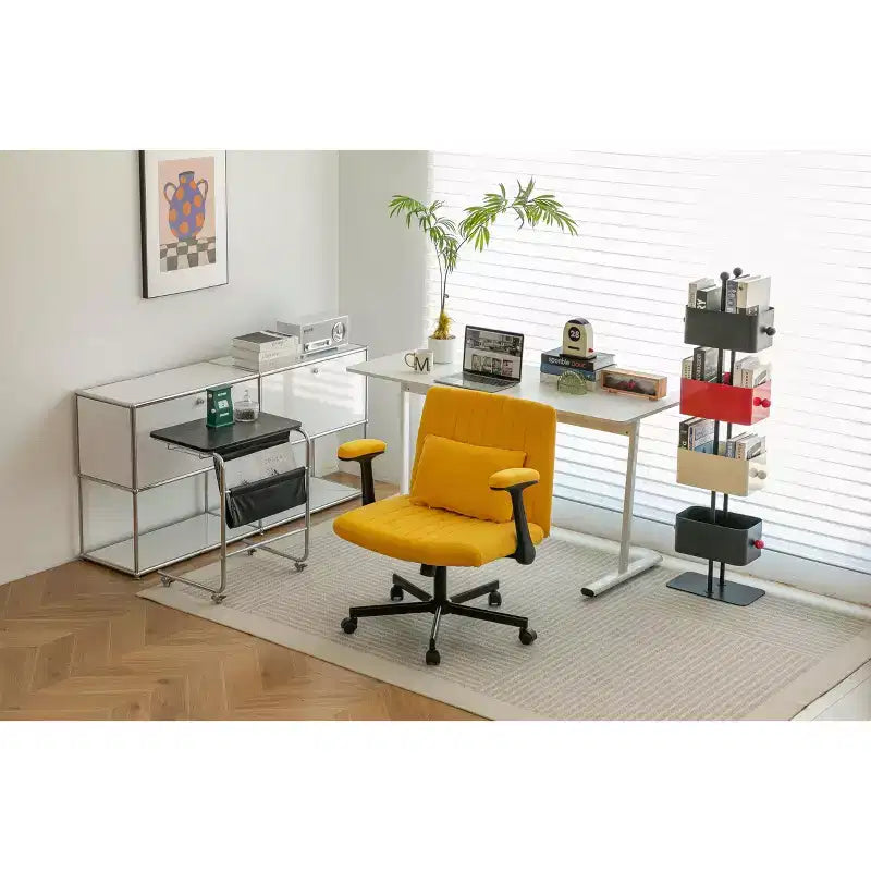 Sedia da ufficio moderna in velluto con schienale imbottito, sedia da scrivania con braccioli e schienale regolabili, sedia comoda per ufficio, studio