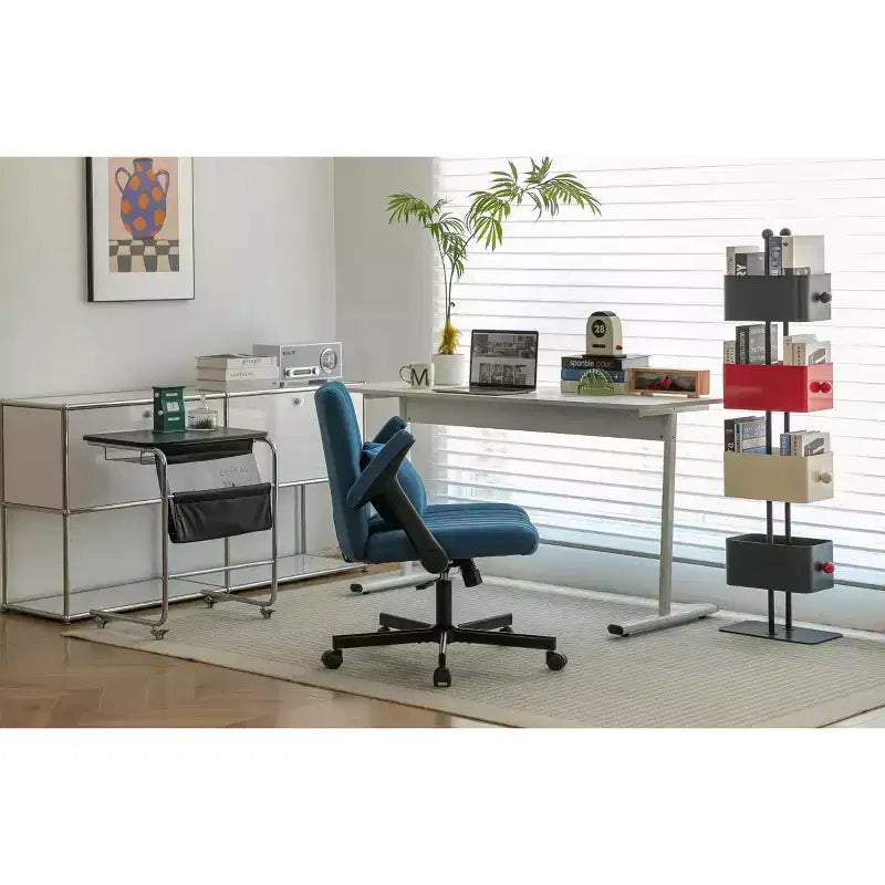 Sedia da ufficio moderna in velluto con schienale imbottito, sedia da scrivania con braccioli e schienale regolabili, sedia comoda per ufficio, studio