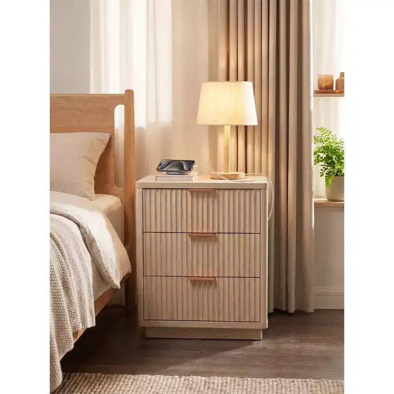 Comodini Moderni Set da 2 con Stazione di Ricarica, Tavolini da Notte in Legno con 3 Cassetti per Camera da Letto