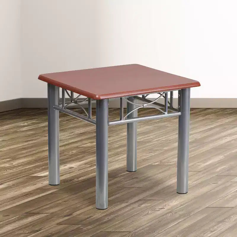Tavolino con piano laminato e struttura in acciaio