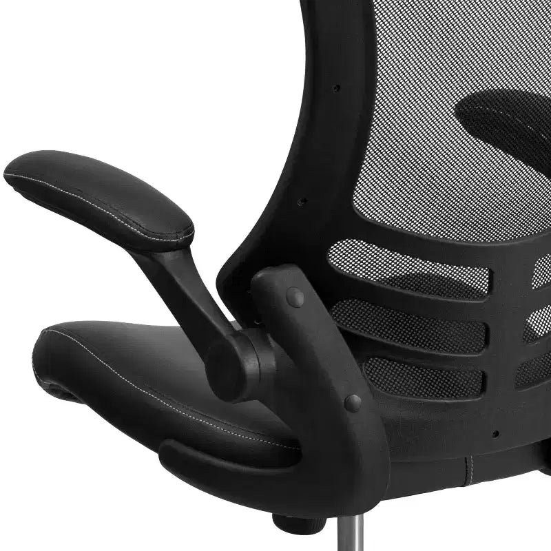 Sedia da ufficio ergonomica girevole in rete a schienale medio con braccioli ribaltabili